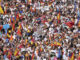 Asistentes al acto del PP celebrado en la plaza de Felipe II en defensa de la igualdad de todos los españoles, este domingo en Madrid. EFE/ Borja Sánchez Trillo