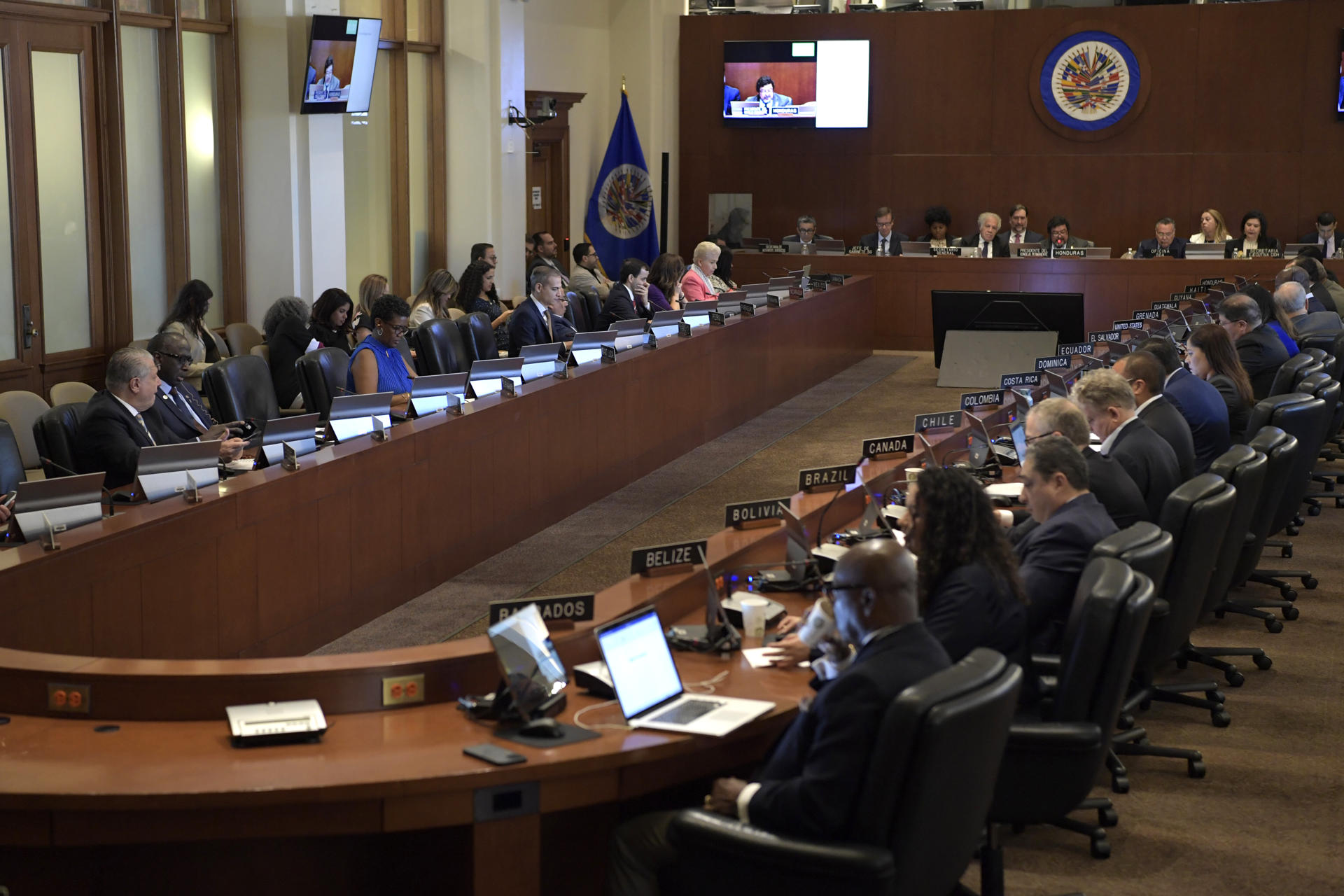 Vista general hoy de una reunión del Consejo Permanente de la Organización de los Estados Americanos (OEA), en Washington, D.C. (EE.UU.). EFE/Lenin Nolly
