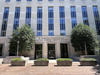 Vista de la fachada del edificio E. Barrett Prettyman del Tribunal Federal donde se celebró el juicio contra un líder de los Proud Boys en Washington, EE.UU., el 31 de agosto de 2023. EFE/Octavio Guzmán