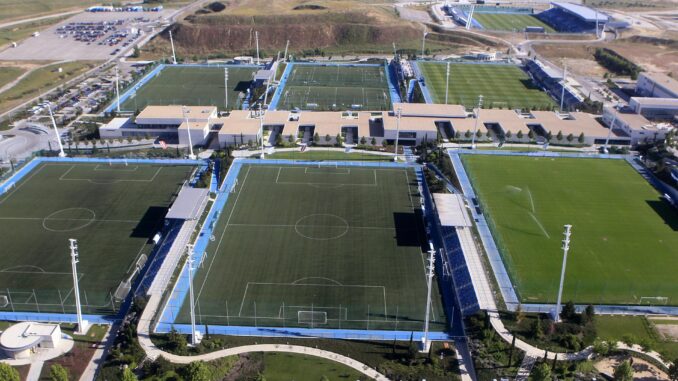 Vista de varios campos de fútbol de la Ciudad Deportiva del Real Madrid en el parque de Valdebebas. EFE/Zipi/Archivo
