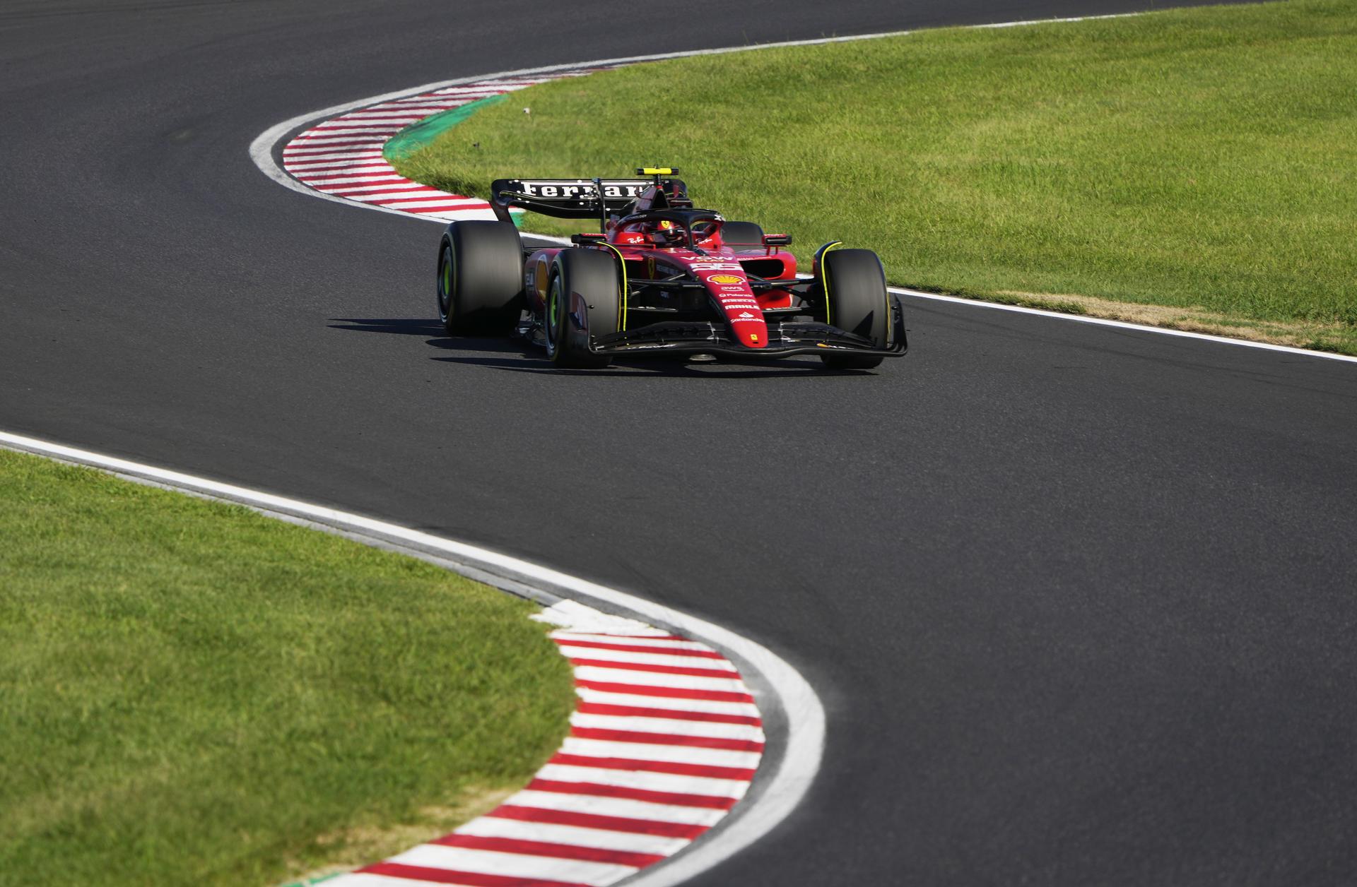 El piloto español Carlos Sainz, de Ferrari, durante el gran Premio de Japón, en el circuito de Suzuka. EFE/EPA/FRANCK ROBICHON
