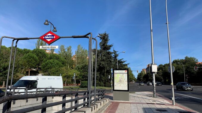 Imagen de archivo de la parada de Metro Buenos Aires en Vallecas (Madrid). EFE/ Rubén Sánchez Lesmas