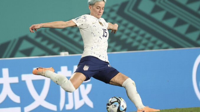 Imagen de archivo de la futbolista estadounidense Megan Rapinoe. EFE/EPA/HOW HWEE YOUNG
