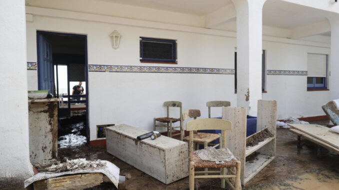 Aspecto del camping Els Alfacs (Tarragona) tras las intensas lluvias de este domingo. EFE/ Quique García
