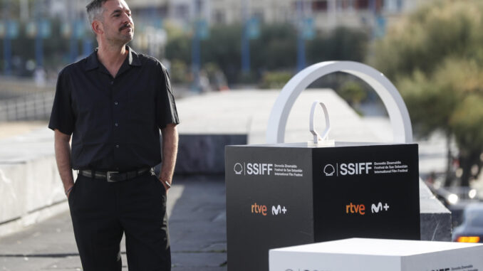 El realizador Xavier Legrand, posa este miércoles durante la presentación de la película "Le successeur", en el 71 Festival Internacional de Cine de San Sebastián. EFE/ Juan Herrero.
