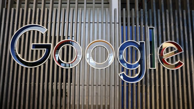 Imagen de archivo del logo de Google. EFE/EPA/JOHN G. MABANGLO
