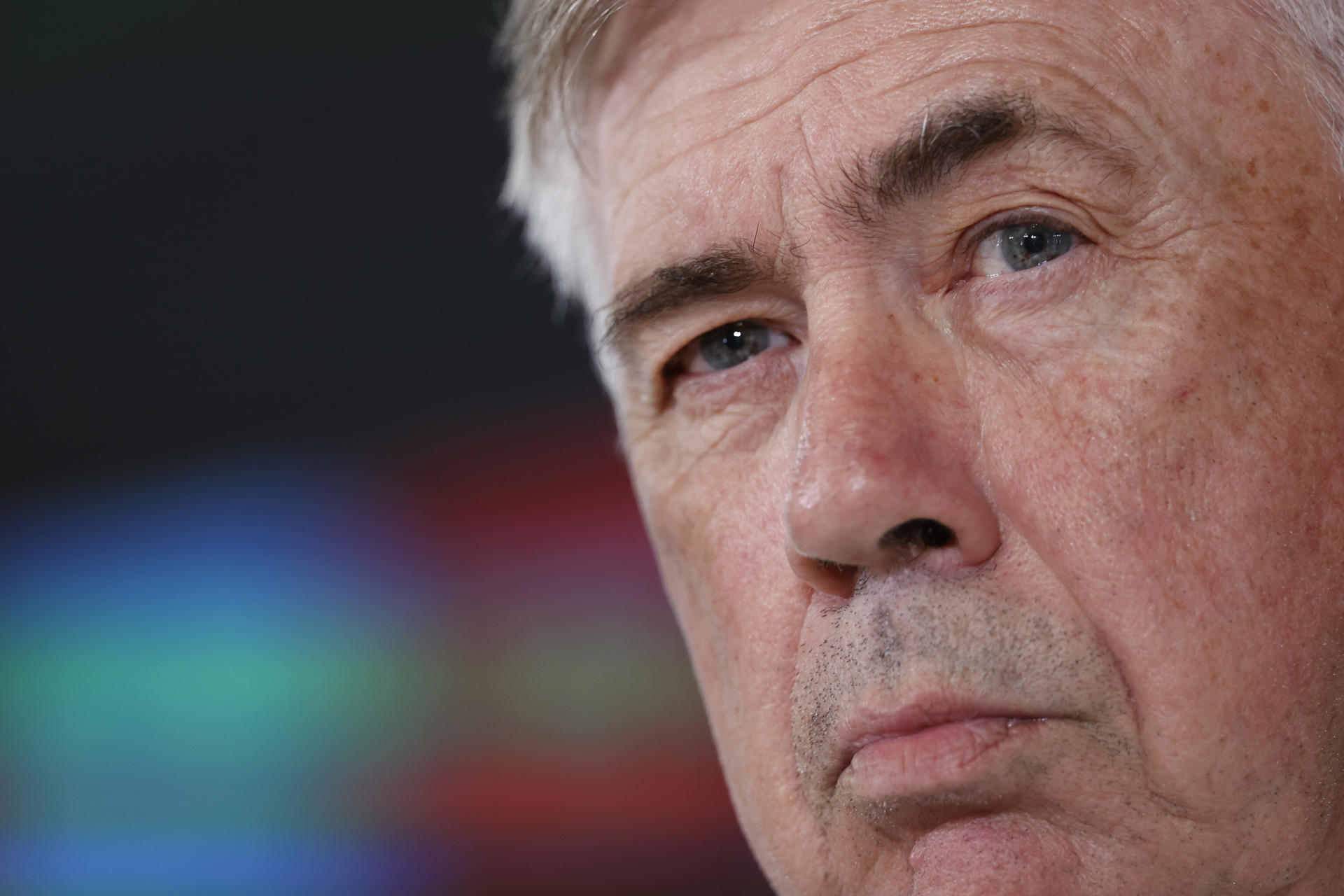 El entrenador italiano del Real Madrid, Carlo Ancelotti durante la rueda de prensa tras el entrenamiento del equipo en Valdebebas de cara al partido que disputa ante el Girona . EFE/ Javier Lizón
