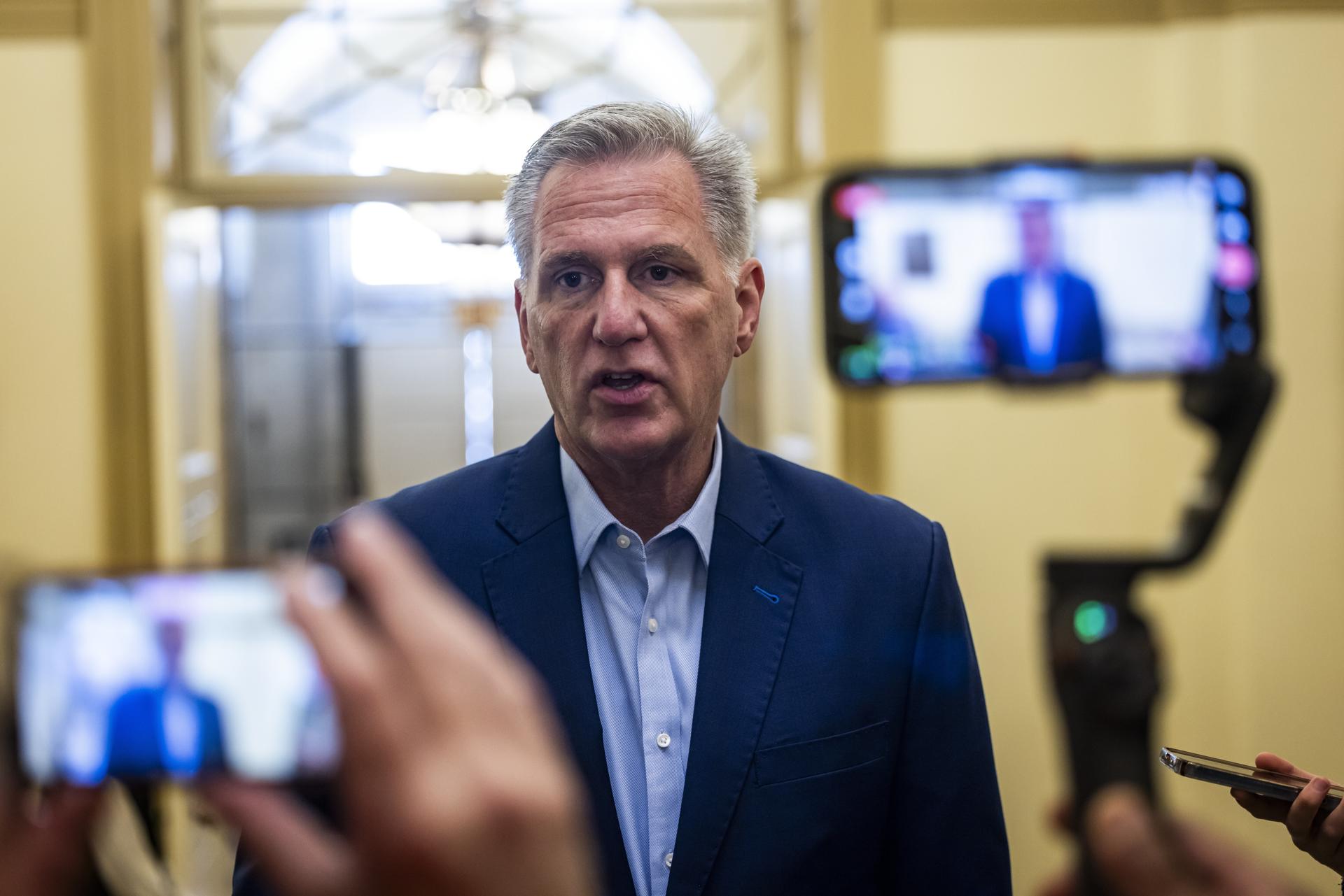 Vista del líder de la mayoría republicana en la Cámara Baja de EE.UU., Kevin McCarthy, este 25 de septiembre de 2023, en Washington. EFE/Jim Lo Scalzo
