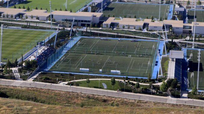 Vista de varios campos de fútbol de la Ciudad Deportiva del Real Madrid en el parque de Valdebebas. EFE/Zipi/Archivo
