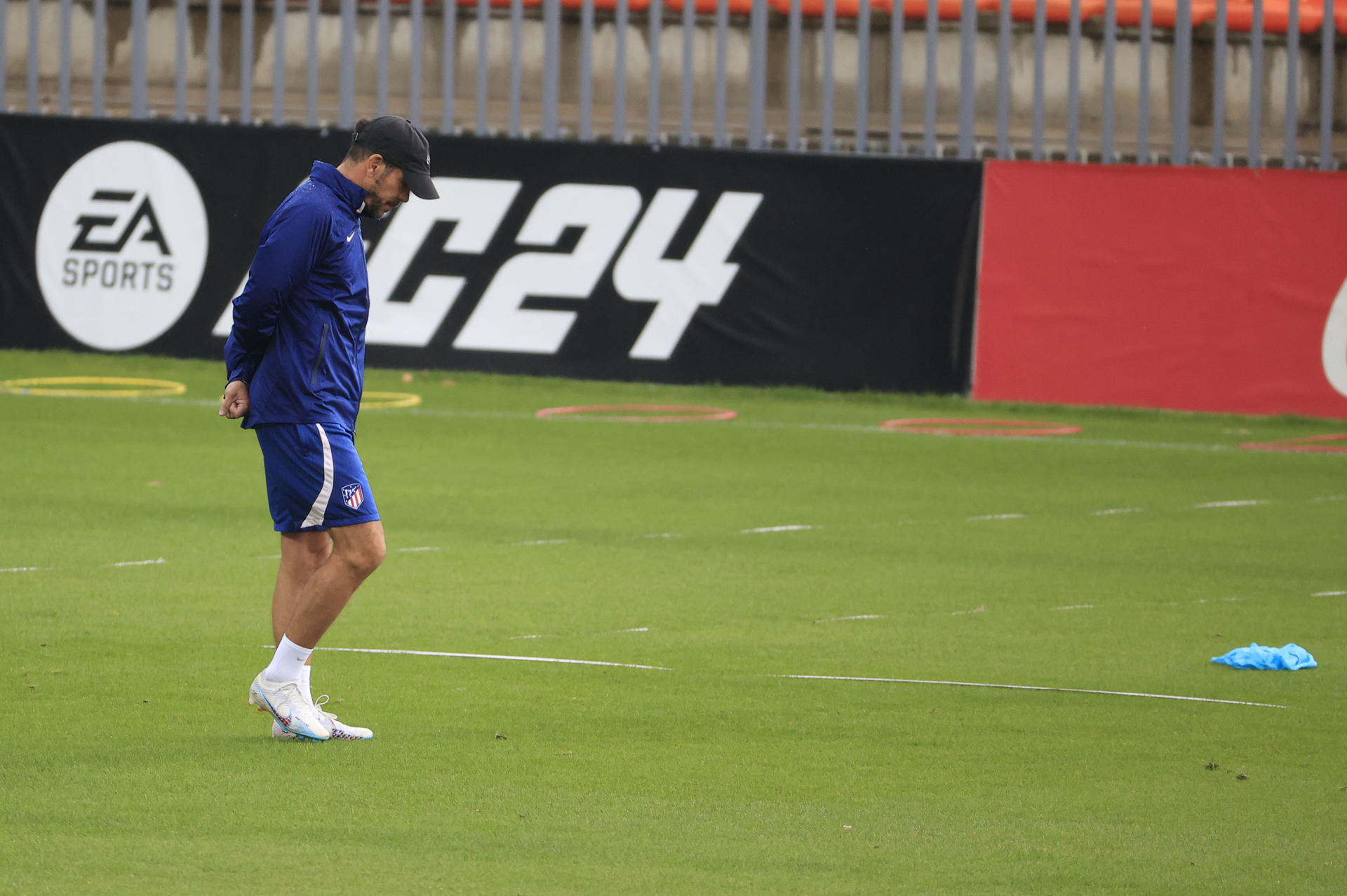 Simeone, durante el entrenamiento de este sábado. EFE/ Zipi Aragon
