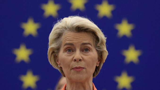 Foto de archivo de la presidenta de la Comisión Europea, Ursula von der Leyen. EFE/EPA/JULIEN WARNAND
