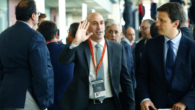 Luis Manuel Rubiales (c), en una foto de archivo de J.P Gandul. EFE
