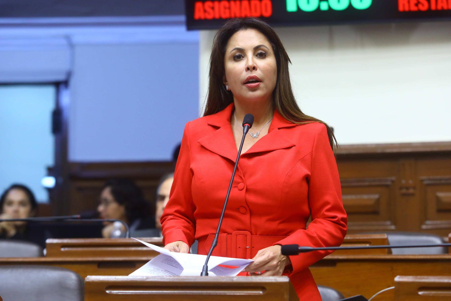 Fotografía cedida por el Congreso de Perú que muestra a la legisladora derechista Patricia Chirinos mientras interviene el pasado 7 de septiembre de 2023, en Lima (Perú). EFE/ Congreso del Perú
