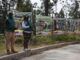 Integrantes de la guardia cimarrona posan junto a varias pancartas de las disidencias de las FARC, el 19 de septiembre de 2023, en la vereda Playa Rica, en el municipio de Suárez (Colombia). EFE/ Ernesto Guzmán