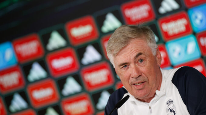 El entrenador italiano del Real Madrid, Carlo Ancelotti durante la rueda de prensa tras el entrenamiento del equipo en Valdebebas (Madrid) previo a su partido de LaLiga ante la UD Las Palmas. EFE/ Javier Lizón
