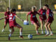 Las jugadoras de la selección femenina de fútbol durante el entrenamiento que realizan este miércoles en Oliva para prepararse para el debut en la Liga de Naciones el viernes en Gotemburgo contra Suecia. EFE/Biel Aliño