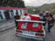 Armenios étnicos de Nagorno-Karabaj hacen una parada para descansar en su camino hacia Goris, Armenia. EFE/EPA/ANATOLY MALTSEV