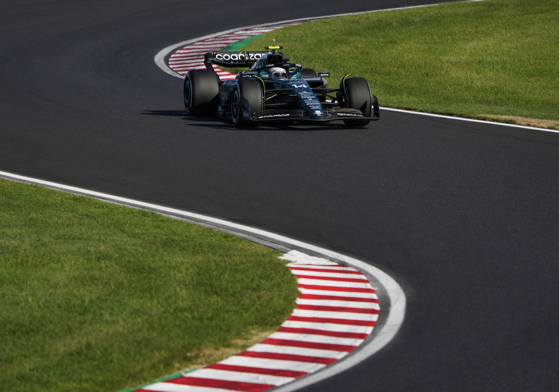 El piloto español Fernando Alonso, de Aston Martin, durante el gran Premio de Japón, en el circuito de Suzuka. EFE/EPA/FRANCK ROBICHON
