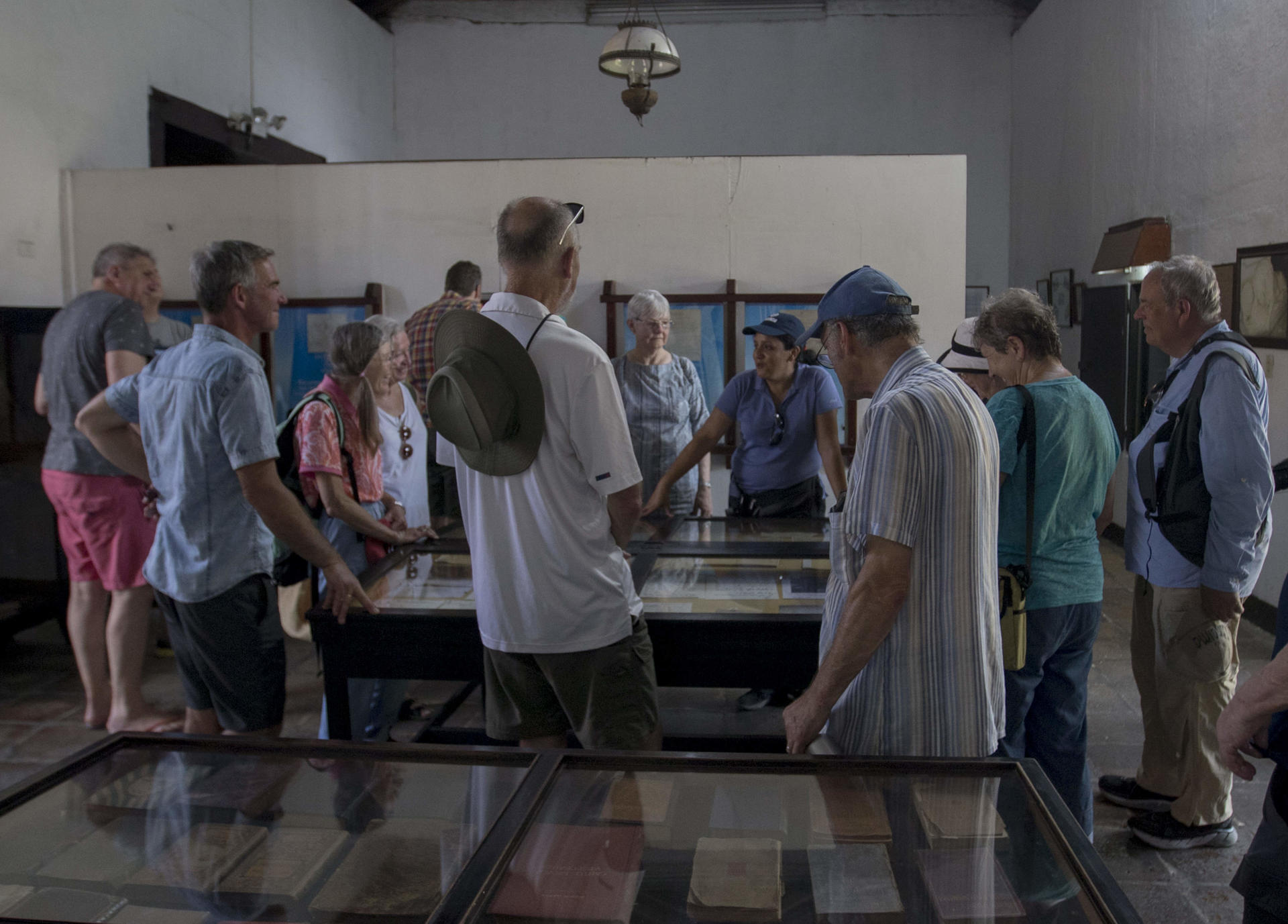 Fotografía de archivo de turistas visitan la casa archivo "Rubén Darío", el 6 de febrero de 2020, en Managua (Nicaragua). EFE/Jorge Torres
