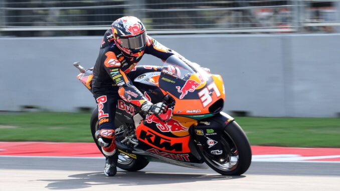 El piloto español Pedro Acosta del equipo Red Bull KTM Ajo en una foto de archivo. EFE/EPA/HARISH TYAGI
