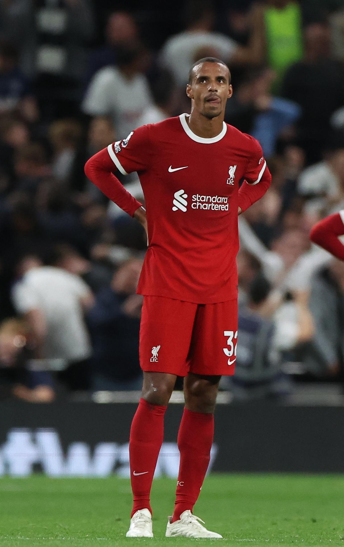 El central del Liverpool Joel Matipen el partido de la Premier League jugado en Londres. EFE/EPA/NEIL HALL
