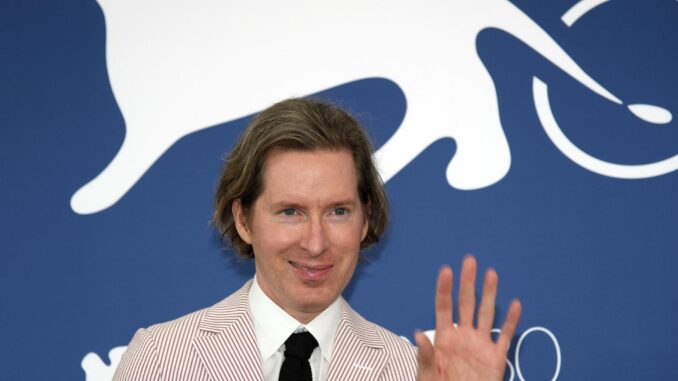 Wes Anderson en el photocall de 'The Wonderful Story of Henry Sugar' en el Festival de Venecia. EFE/EPA/CLAUDIO ONORATI
