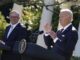 El presidente de Estados Unidos, Joe Biden (d), habla en una rueda de prensa conjunta con el primer ministro de Australia, Anthony Albanese (i), este 25 de octubre de 2023, en la Casa Blanca, Washington. EFE/ Yuri Gripas/ABACA/Pool