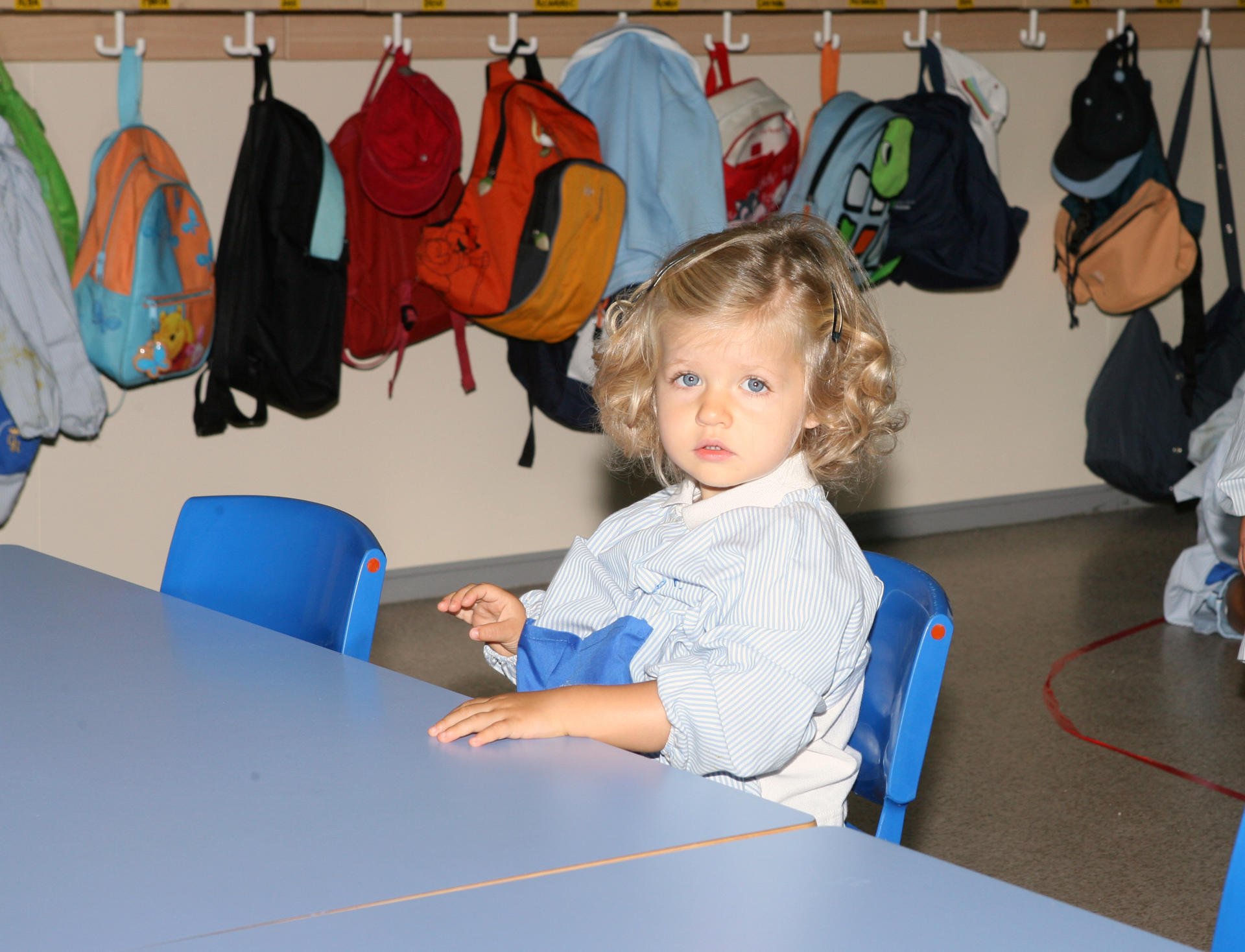 Fotografía de archivo de la princesa Leonor en la guardería el 7 de septiembre de 2007. La Casa del Rey de España distribuye esta semana veinte fotografías de la vida y la trayectoria institucional de la princesa Leonor, heredera del trono, con motivo de su 18 cumpleaños, fecha en que jurará la Constitución española al llegar a la mayoría de edad, el próximo martes 31 de octubre. EFE/ Casa Real SOLO USO EDITORIAL/SOLO DISPONIBLE PARA ILUSTRAR LA NOTICIA QUE ACOMPAÑA (CRÉDITO OBLIGATORIO)
