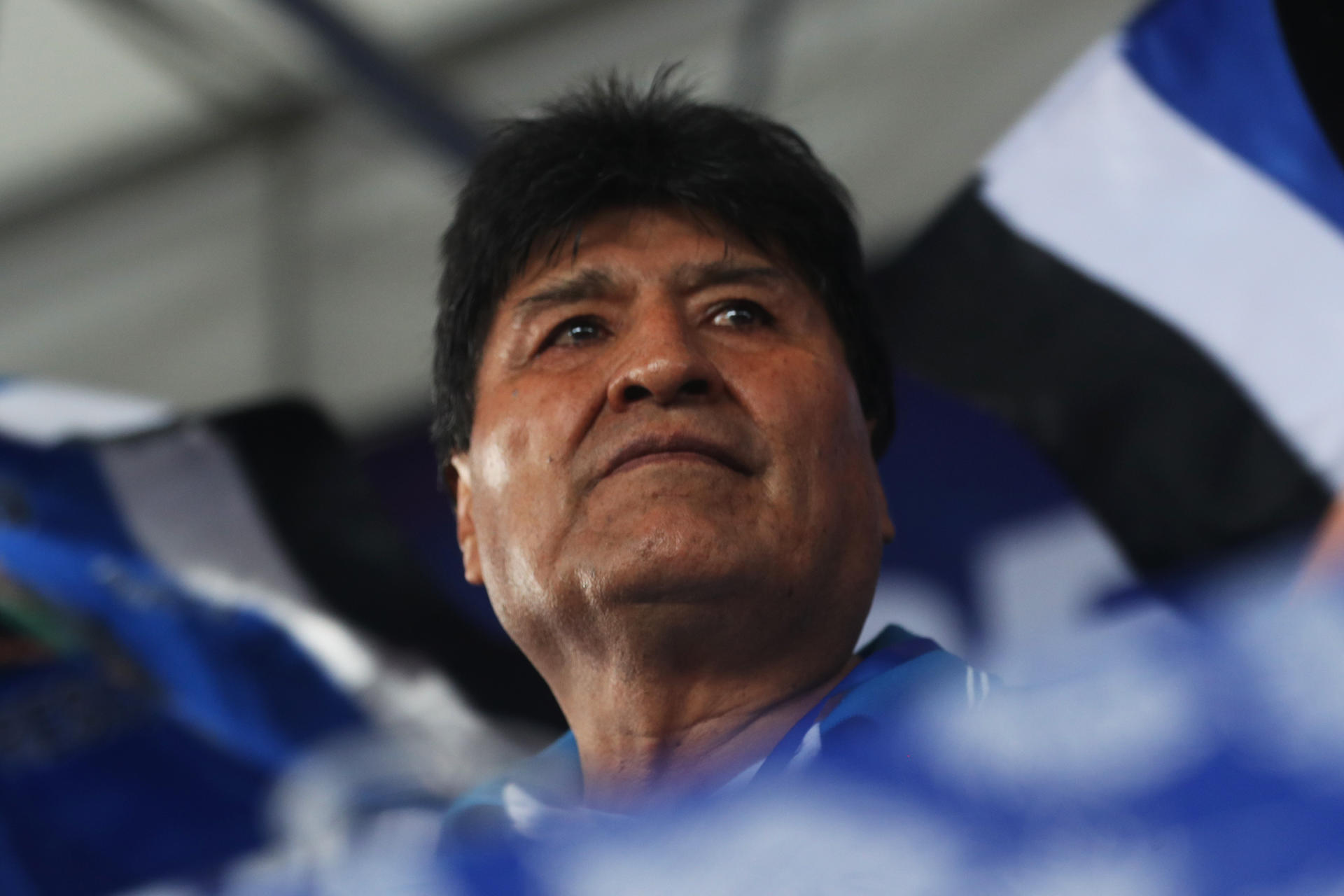 El expresidente Evo Morales (d) participa hoy, durante el congreso del partido de gobierno en Lauca Ñ (Bolivia). EFE/Luis Gandarillas
