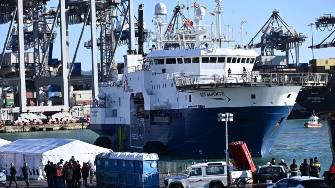 Foto de archivo del barco humanitario de la Organización Médicos sin Fronteras Geo Barents. EFE/EPA/LUCA ZENNARO
