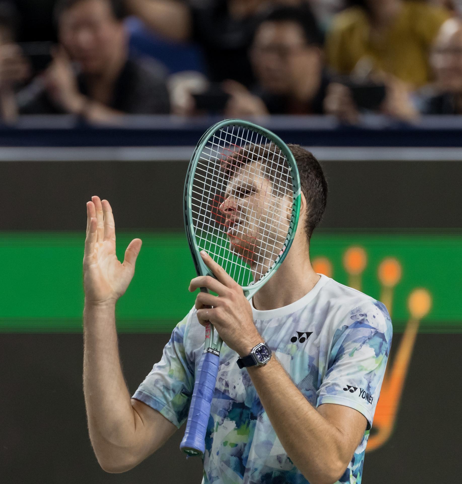 El tenista polaco Hubert Hurkacz durante la final del Másters 1000 Shanghai. EFE/EPA/ALEX PLAVEVSKI
