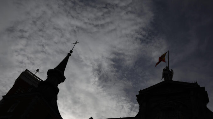 Vista del edificio del Ministerio de Exteriores de Madrid bajo un cielo nublado. EFE/ Mariscal
