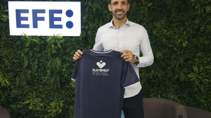 Juanfran Torres, ganador de siete títulos en su etapa como jugador con el Atlético de Madrid, expresó en declaraciones a la Agencia EFE que ve "bien, contento y con fuerza" a Diego Simeone, el entrenador rojiblanco, del que deseó que "pueda seguir muchos años más", y consideró que Antoine Griezmann "es uno de los mejores jugadores del mundo", a "nivel de números" junto a Erling Haaland o Kylian Mbappé. EFE/ Gema García
