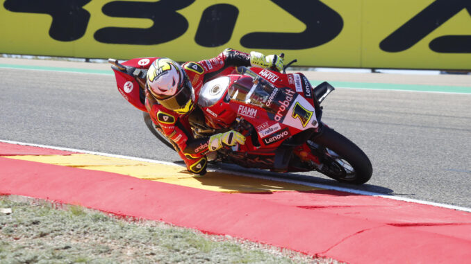 Álvaro Bautista, en una foto de archivo durante la prueba disputada en MotorLand Aragón del Campeonato Mundial de Superbikes. EFE/ Javier Cebollada
