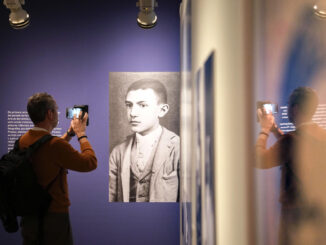 La exposición "Picasso en la retina. Retrato de artistas catalanes" ofrece en la Fundación Palau una mirada inédita que permite reseguir la imagen de Picasso a partir de unas 80 piezas, realizadas por algunos de sus amigos artistas, cuando el malagueño "se convirtió en modelo retratado". EFE/Enric Fontcuberta