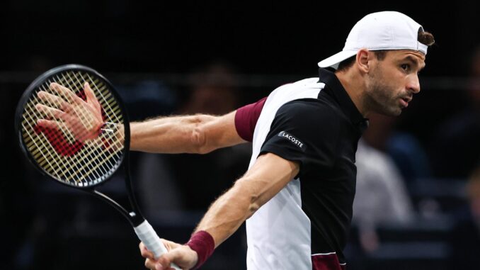 El búlgaro Grigor Dimitrov durante el encuentro frente al ruso Daniil Medvedev en el Masters 1.000 de París. EFE/EPA/Mohammed Badra
