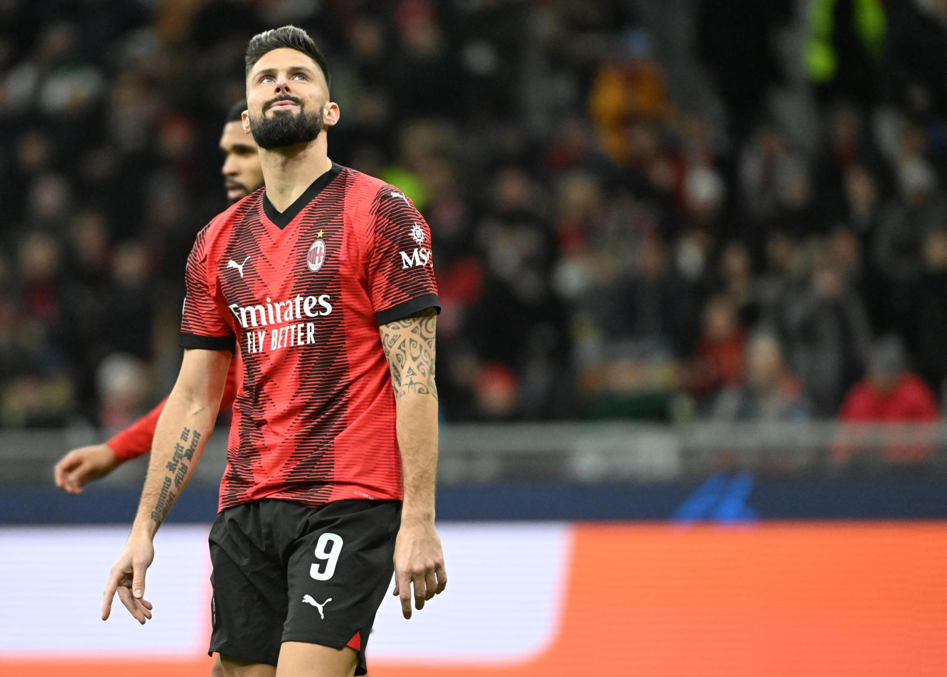 Olivier Giroud durante el partido de la UEFA Champions League correspondiente al grupo F jugado por AC Milan y Borussia Dortmund en Giuseppe Meazza en Milán, Italia. EFE/EPA/Daniel Dal Zennaro
