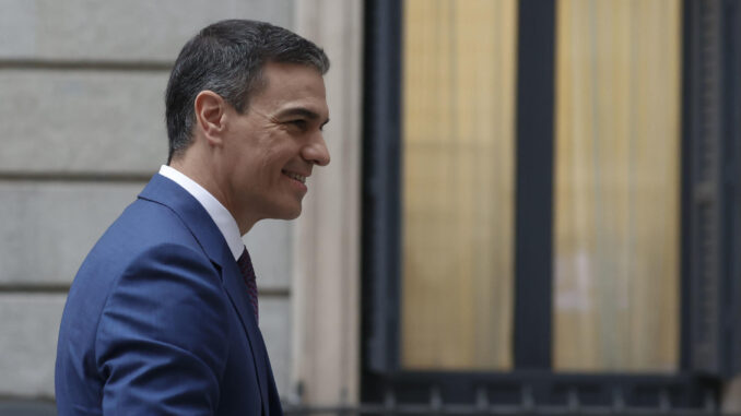 El presidente del gobierno y secretario general del PSOE, Pedro Sánchez, este jueves en el Congreso. EFE/ Javier Lizon
