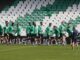 La plantilla del Betis durante el entrenamiento realizado este miércoles previo al partido de vuelta de la Liga Europa que disputará mañana jueves contra el equipo chipriota Aris Limassol en el grupo C en la cuarta jornada de la fase de grupos de la UEFA Europa League 2023/2024 en el Estadio Benito Villamarín (Sevilla). EFE/José Manuel Vidal