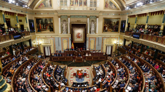 Vista general del hemiciclo del Congreso de los Diputados, en una imagen de archivo. EFE/Juan Carlos Hidalgo
