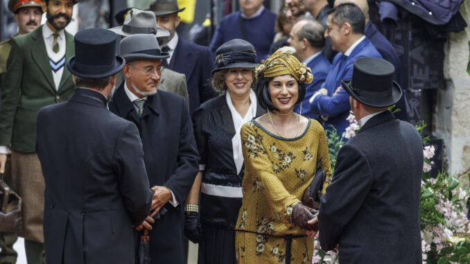 Recordar al mítico Orient Express y su recorrido cuando se cumplen 140 años de su inauguración como reclamo cultural de Burgos ha sido una buena idea, como demuestra la alta velocidad en la retirada de 'billetes' para este viaje que combina gastronomía y recreación histórica, con la mayor parte de actividades ya completas para todo el fin de semana. EFE/ Santi Otero
