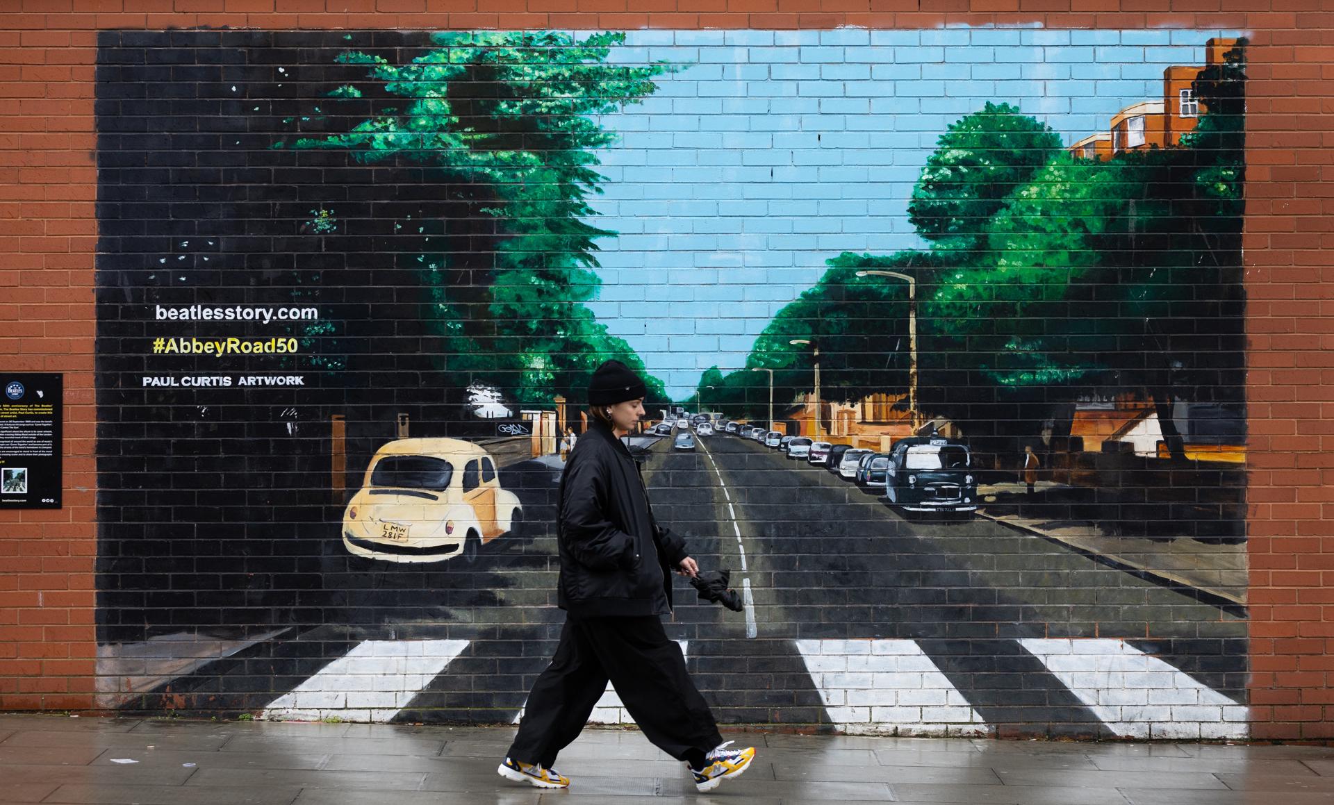 Liverpool (Reino Unido), 02/11/2023.- Mural de la portada del disco "Abbey Road" de The Beatles en Liverpool. EFE/EPA/ADAM VAUGHAN
