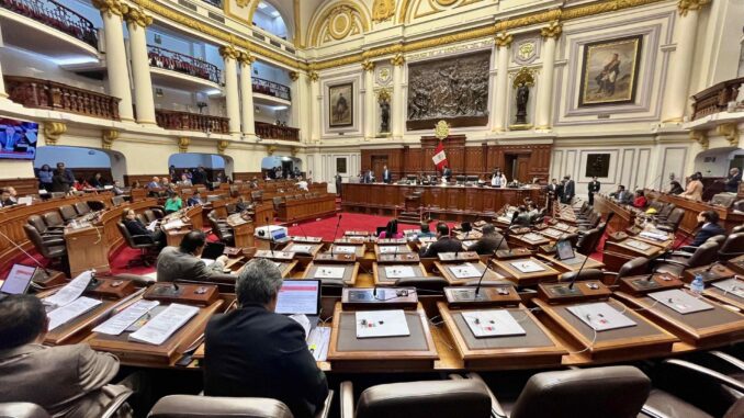 Fotografía cedida hoy por el Congreso de Perú, que muestra la sala donde se reúnen los parlamentarios. EFE/Congreso del Perú
