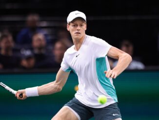 JEl italiano Jannik Sinner anunció que no jugará hoy su partido de octavos de final del Masters 1.000 de París contra el australiano Alex de Minaur, tras haber acabado de madrugada su ronda precedente. EFE/EPA/TERESA SUAREZ