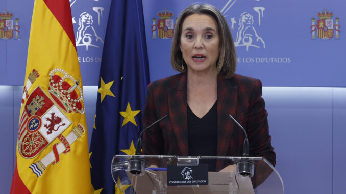 La portavoz del PP en el Congreso, Cuca Gamarra, durante la rueda de prensa ofrecida en el marco de la reunión de la Mesa del Congreso, este jueves en el Congreso de los Diputados. EFE/ J.J. Guillén
