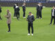 El entrenador del Nápoles, Walter Mazzarri (c), durante el entrenamiento celebrado este martes en Madrid previo al partido de Liga de Campeones que disputarán mañana ante el Real Madrid. EFE/Fernando Villar