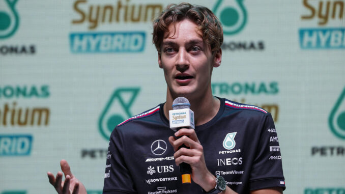 El piloto británico George Russell de la escudería Mercedes participa en una rueda de prensa en Sao Paulo (Brasil). EFE/ Sebastiao Moreira
