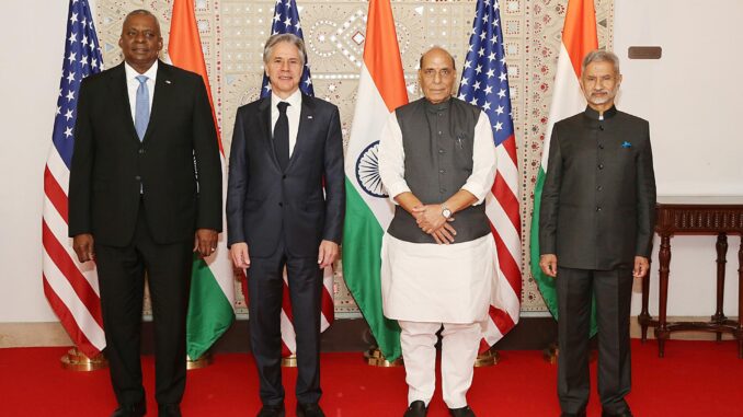 (De izquierda a derecha) Fotografía proporcionada por la Oficina de Información de Prensa de India que muestra al secretario de Defensa de EEUU, Lloyd Austin, al secretario de Estado, Antony Blinken, al ministro de Defensa indio, Rajnath Singh, y al ministro de Asuntos Exteriores, Subrahmanyam Jaishankar, reunidos de Diálogo Ministerial 2+2, en Nueva Delhi, India, el 10 de noviembre de 2023. (Nueva Delhi). EFE/EPA/OFICINA DE INFORMACIÓN DE PRENSA INDIA / FOLLETO FOLLETO SÓLO PARA USO EDITORIAL/NO VENTAS FOLLETO SÓLO PARA USO EDITORIAL/NO VENTAS
