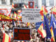 Imagen de la manifestación convocada contra la amnistía a los independentistas catalanes a cambio de su apoyo parlamentario para la investidura del socialista Pedro Sánchez como jefe de Gobierno, este domingo en la Puerta del Sol en Madrid. EFE/ Mariscal