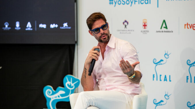 El actor de origen cubano William Levy, premio de honor del Festival Internacional de Cine de Almería (FICAL), durante la rueda de prensa ofrecida hoy con motivo del reconocimiento que le otorga este certamen en su vigésimo segunda edición y en la que ha asegurado que, después de veinte años de carrera, no termina de creerse lo que le está pasando. EFE/ Carlos Barba
